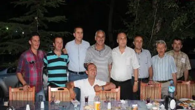 Beyşehir'de eğitim camiası veda yemeğinde bir araya geldi