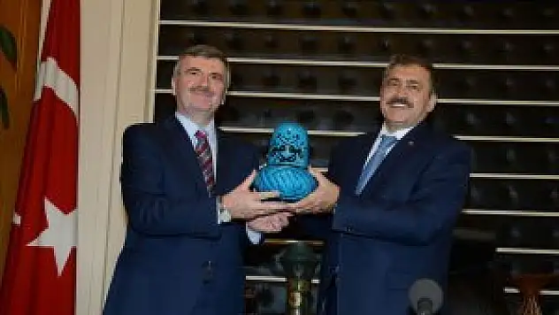 Eroğlu'ndan Akyürek'e ziyaret