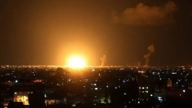Hamas İsrail'in havaalanını vurdu