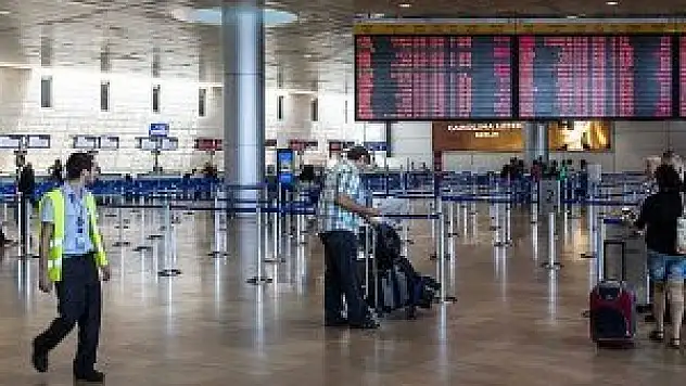 Tel Aviv'e uçuşların yarısından çoğu iptal