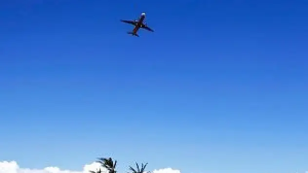 Cezayir uçağı ile irtibat koptu