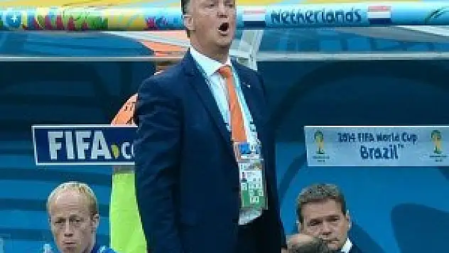 Van Gaal dönemi 'farklı' başladı