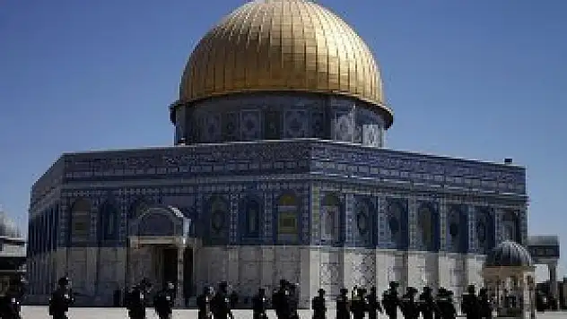 Mescid-i Aksa'ya girişe İsrail engeli