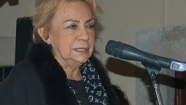 Sanat dünyası Çolpan İlhan'ı kaybetti