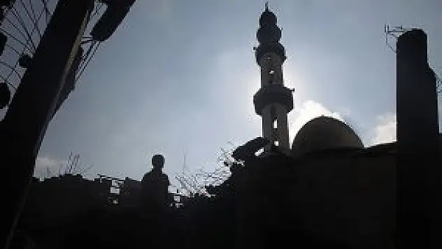 Gazze'de Kadir Gecesi saldırıların gölgesinde ihya edildi