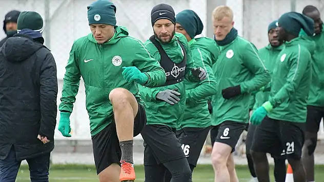 Konyaspor'da ağızları bıçak açmıyor