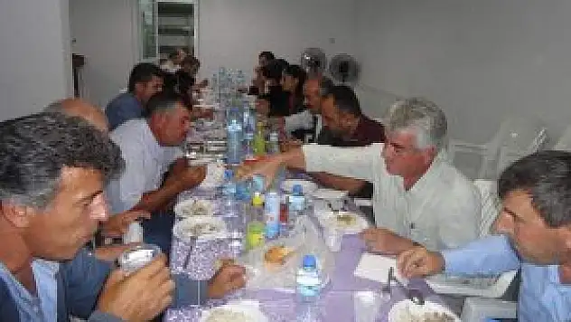 Derebucak'ta fakir ailelere iftar