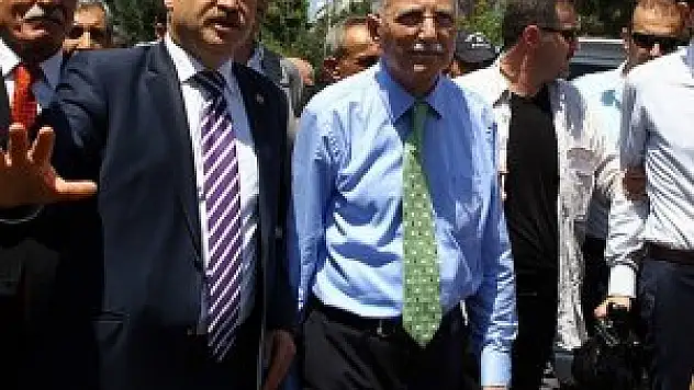 İhsanoğlu'na İsrail protestosu