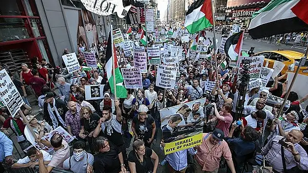 İsrail'in Gazze'ye saldırıları New York'ta protesto edildi