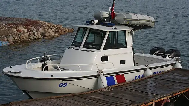 Beyşehir Gölü'nde şişme botla avlanmaya para cezası