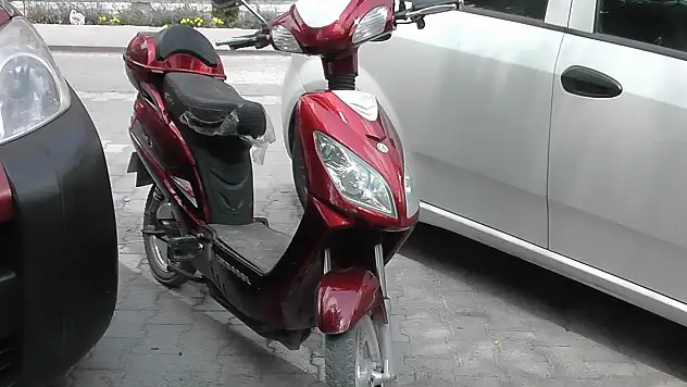 Cami imamının elektrikli bisikletini çaldılar