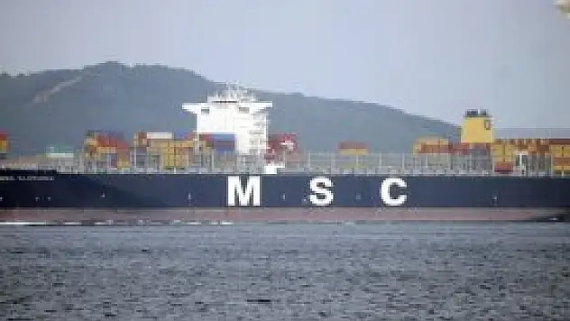 Dev gemi, Çanakkale Boğazı'nı kapattı