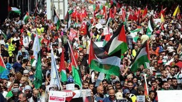 Brüksel'de 5 bin kişi İsrail'i protesto etti