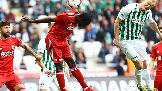 Spor Toto Süper Lig: Atiker Konyaspor: 1 - Demir Grup Sivasspor: 1 (İlk yarı)