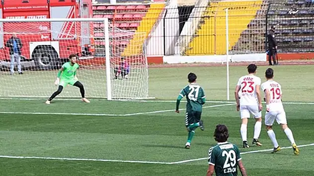 Anadolu Selçukspor üstünlüğünü koruyamadı