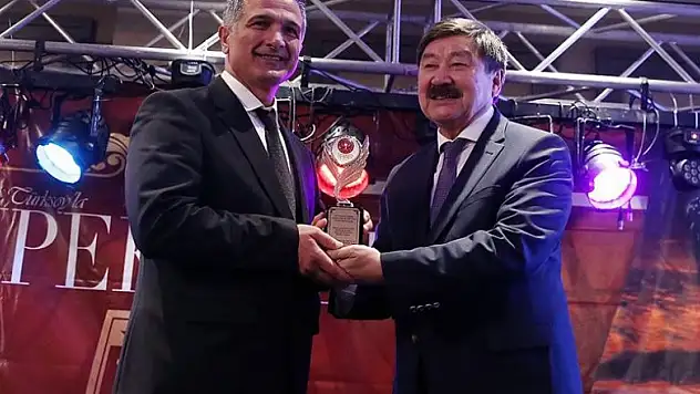 Uluslararası 15. İpekyolu Yılın Altın Adamları Ödülleri sahiplerini buldu