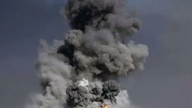 Gazze'deki 3 cami ve bir BM okulu bombalandı