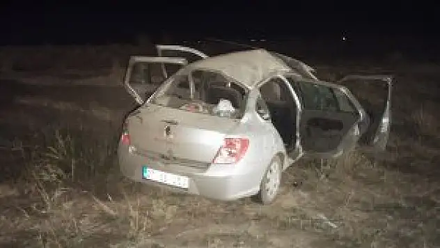 Otomobil şarampole devrildi: 4 yaralı