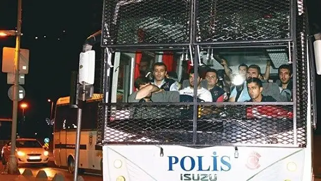 Siyasi casusluk yaptılar