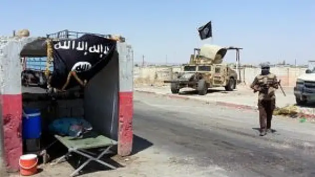 IŞİD militanlarıyla peşmerge çatışıyor