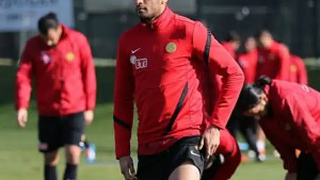 Facebook transferi Diomansy Kamara