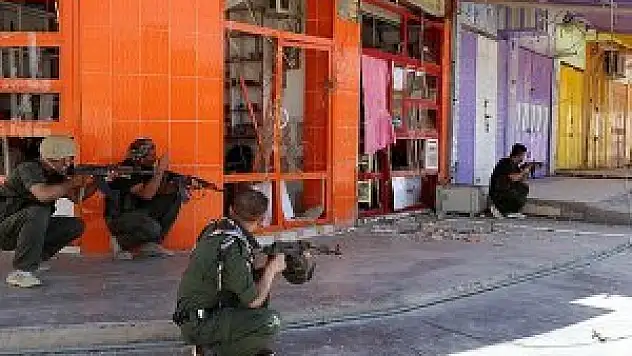 IŞİD militanlarıyla peşmerge çatışıyor