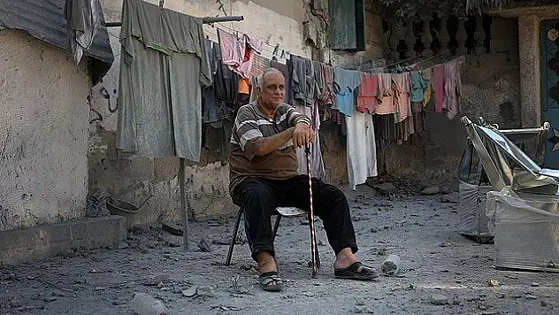 Sığınacak evleri gidecek kapıları yok