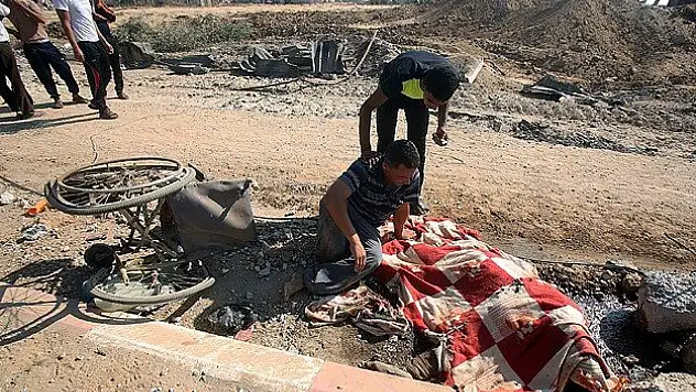 Kızı tekerlekli sandalyesiyle vurdular!