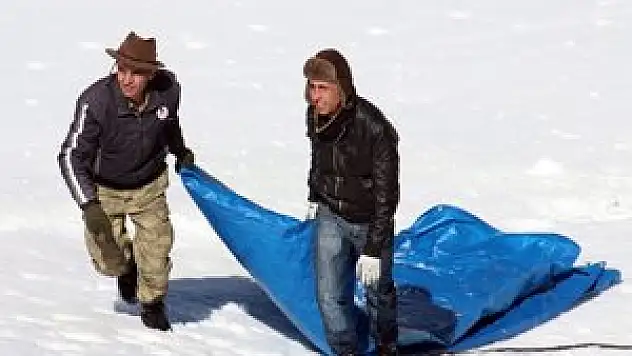 Karla kaplı dağları kayak merkezine çevirdiler