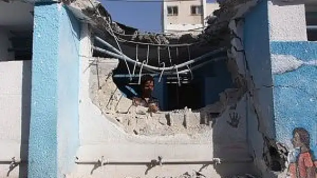 İsrail yine BM okulunu vurdu