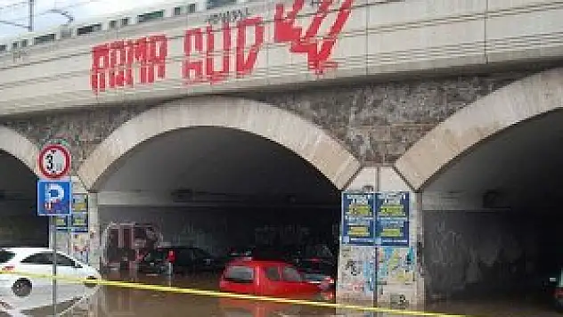 İtalya'da sel: 4 ölü