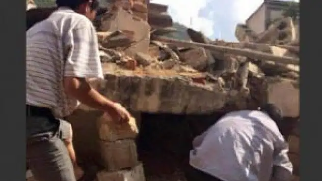 Çin'de deprem faciası: 150 ölü!