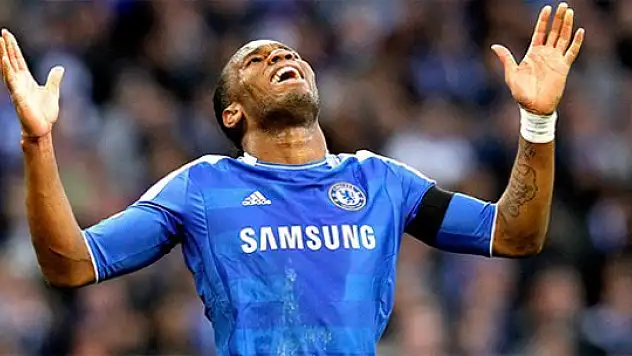 Drogbalı Chelsea'yi fena çarptılar - VİDEO