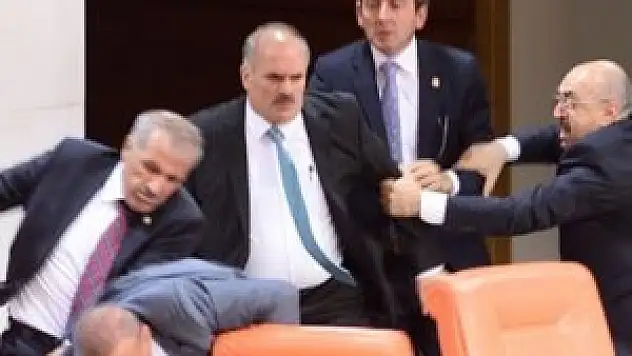 AK Parti ve MHP'li vekiller birbirine girdi