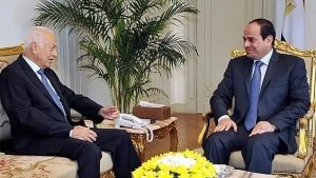 Sisi, Arap Birliği Genel Sekreteri Arabi ile görüştü