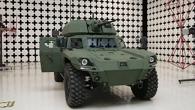 Türkiye'nin ilk elektrikli zırhlı aracı Akrep II tanıtıldı