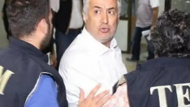 'Arkadan kelepçeleyin rezilliğinizi herkes görsün'