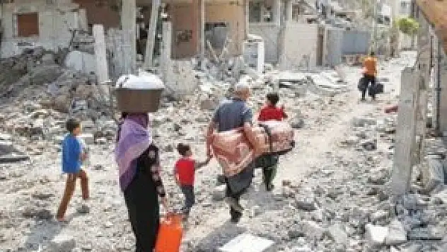 Yıktı katletti ve çekildi