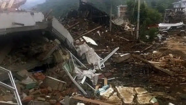 Çin'deki depremde ölenlerin sayısı 589'a yükseldi