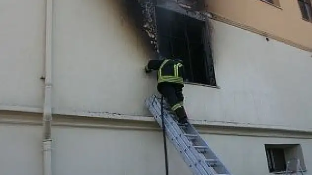 14 katlı binada yangın