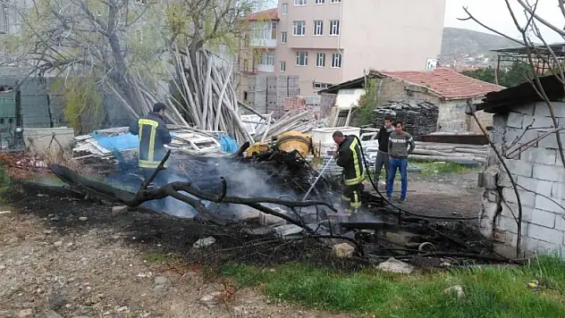 Yunak'ta işyerinde yangın