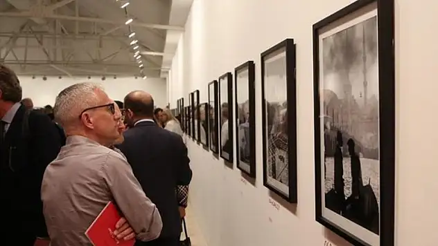 Ara Güler Sergisi, Londra'da ilk 10 etkinlikte