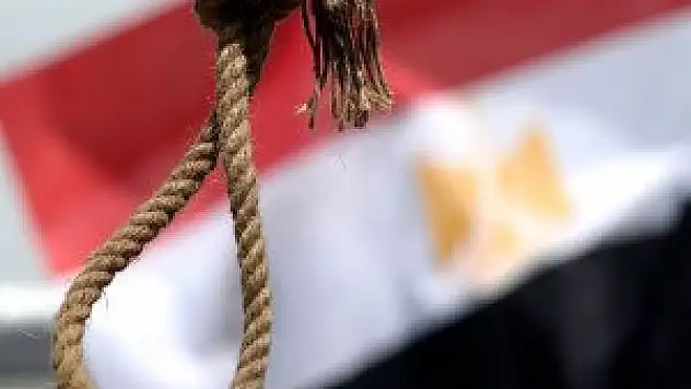 Mısır'da 12 darbe karşıtına idam cezası