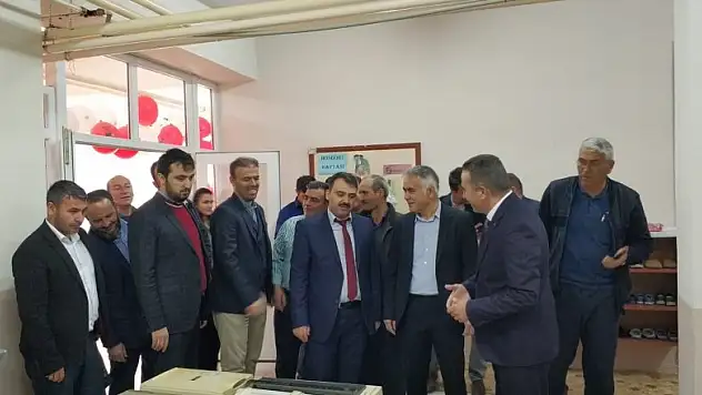 Derebucak'ta TÜBİTAK 4006 Bilim Fuarı açıldı