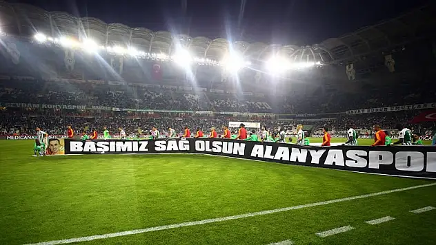 Konyaspor-Galatasaray maçında Sural unutulmadı