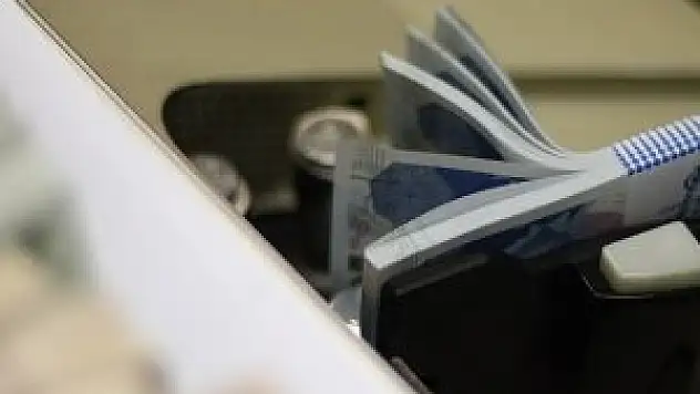 Bankacılık sektörünün kredi hacmi 1 trilyon 103 milyar lira