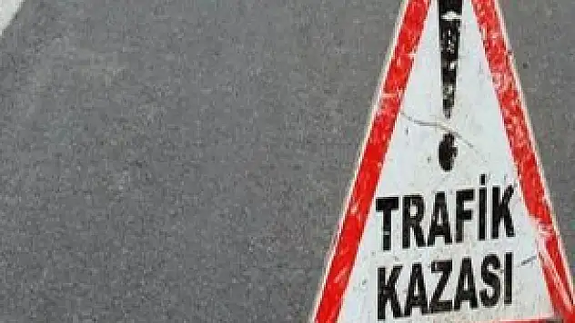 Otobüs, servis minibüsüne çarptı: 20 yaralı