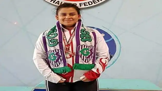 Dilara'dan 3 Altın madalya