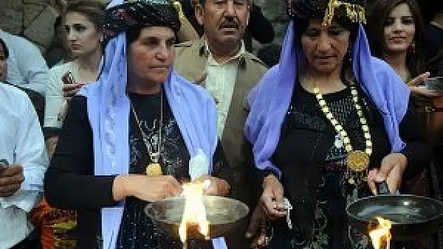 Yezidiler, 'sır' dinleri ve gelenekleri