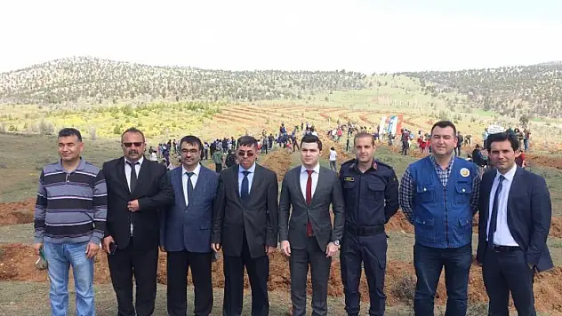 Bozkır'da fidanlar toprakla buluştu